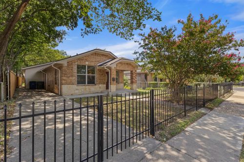 1107 S Waverly Dr, Dallas, TX, 75208-7144 | Card Image