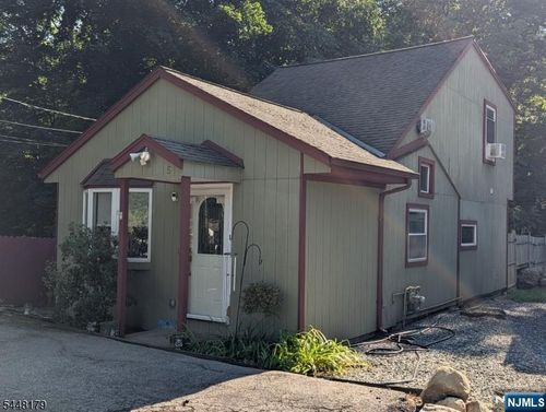 5 Setting Sun Trl, West Milford, NJ, 07480-4133 | Card Image