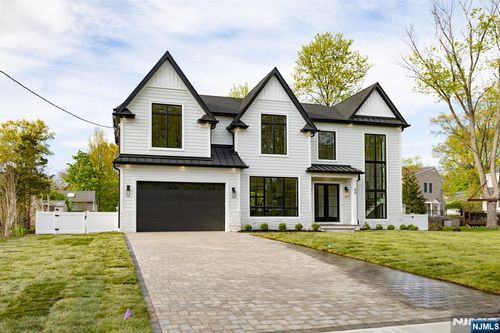 40 Godfrey Ter, Glen Rock, NJ, 07452-3527 | Card Image