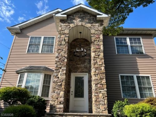 2 Eckhardt Ter, North Arlington, NJ, 07031-4903 | Card Image
