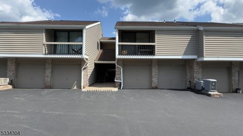 5 Evergreen Dr, Clinton, NJ, 08809-1140 | Card Image