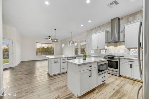 32806 N 55th Pl, Cave Creek, AZ, 85331-5584 | Card Image