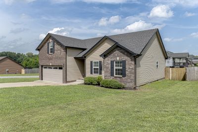 1944 Jackie Lorraine Dr, House other with 3 bedrooms, 2 bathrooms and 4 parking in Clarksville TN | Image 3