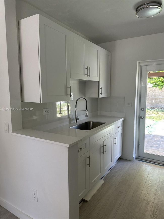 1754 Ne 48 Th Ct, House other with 3 bedrooms, 1 bathrooms and null parking in Pompano Beach FL | Image 5
