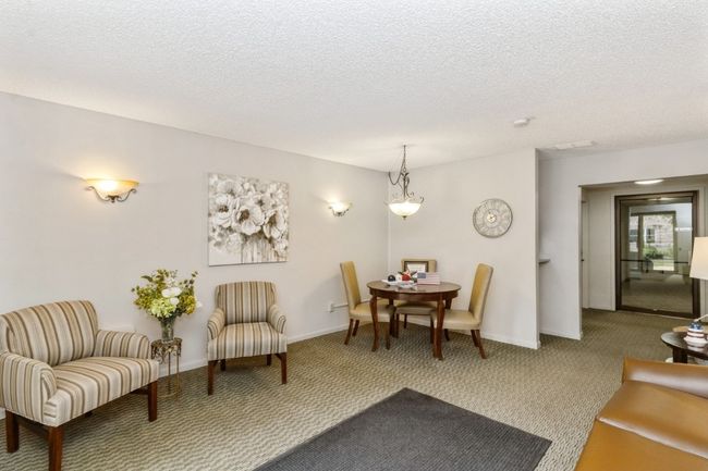 Front Lobby | Image 30