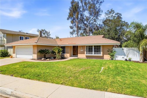 25711 Chrisanta Dr, Mission Viejo, CA, 92691-5607 | Card Image