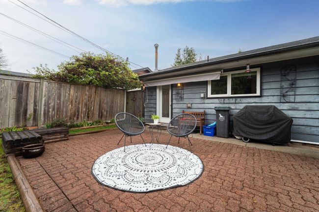 1325 Oakwood Crescent, House other with 3 bedrooms, 1 bathrooms and 3 parking in North Vancouver BC | Image 32