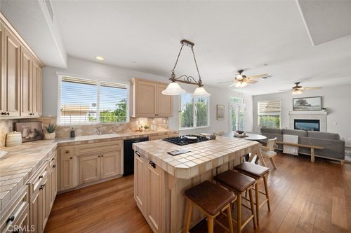 1090 Megan Ct, Templeton, CA, 93465-4051 | Card Image