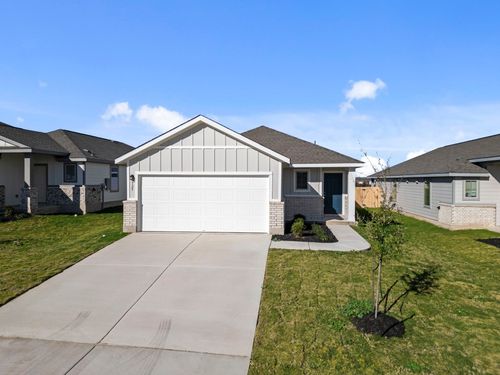 129 Hatari Trl, Jarrell, TX, 76537-2183 | Card Image