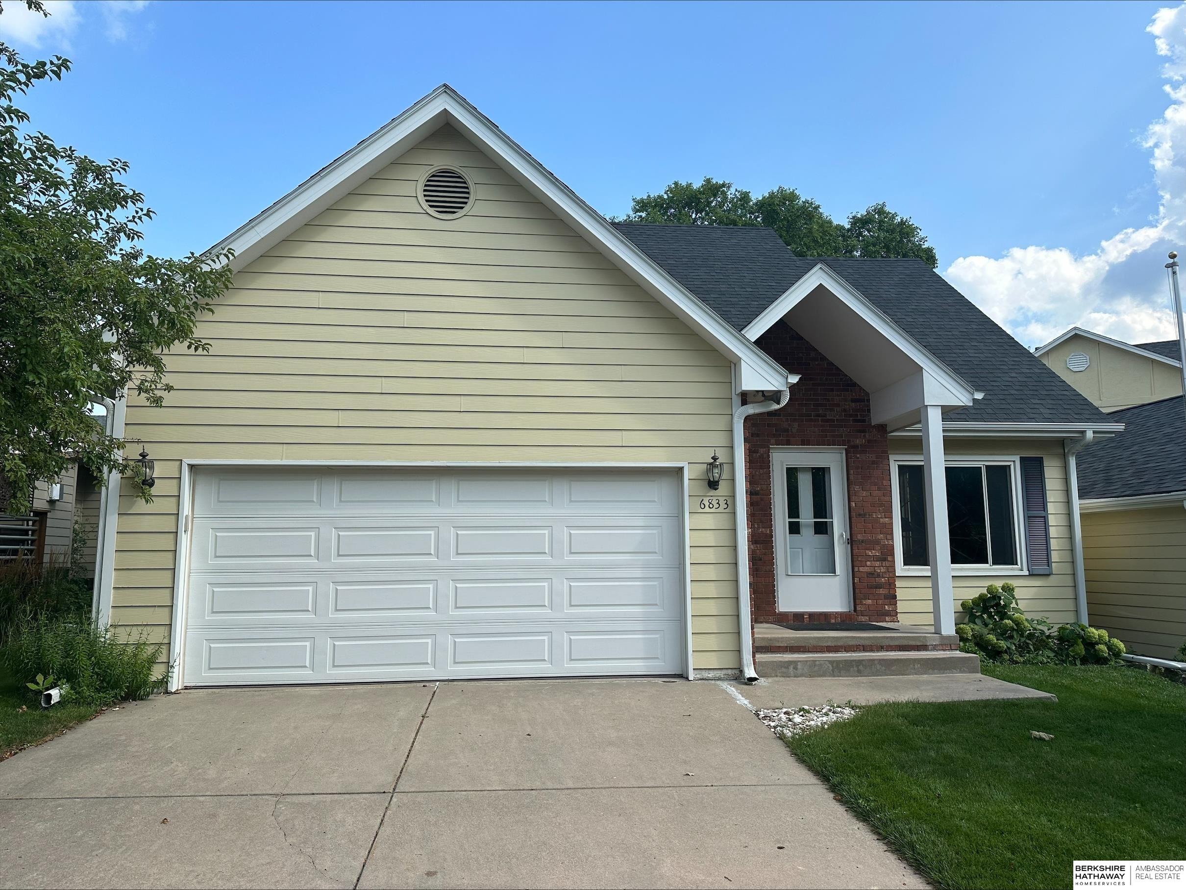 Summerset Ct, Lincoln, NE 68516