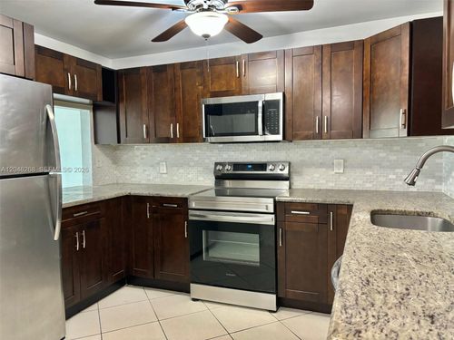 303-9411 Evergreen Pl, Davie, FL, 33324-4345 | Card Image