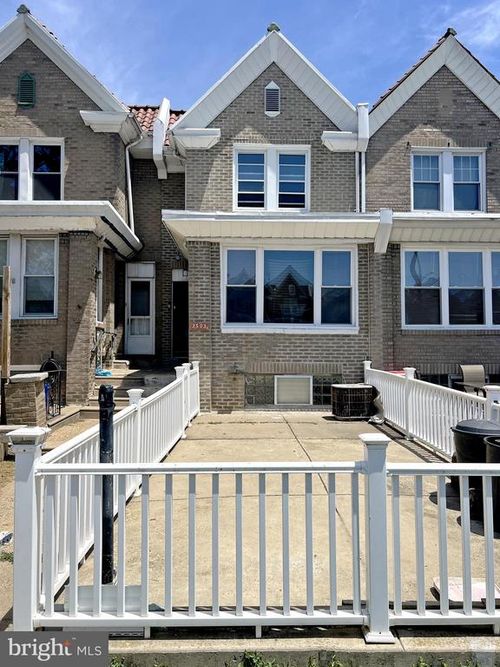 3503 Vista St, PHILADELPHIA, PA, 19136-3824 | Card Image