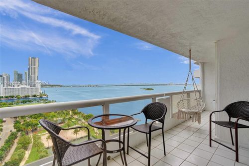 a-2440-1717 N Bayshore Dr, Miami, FL, 33132-1103 | Card Image