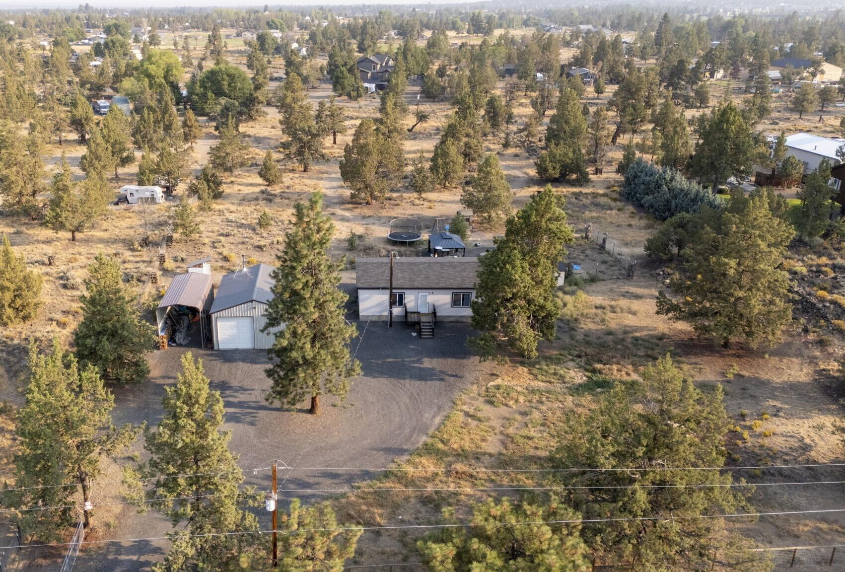 Lynx Ave, Redmond, OR 97756