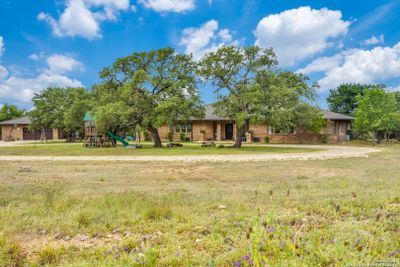 117 Saddle View, House other with 4 bedrooms, 2 bathrooms and null parking in Boerne TX | Image 2