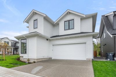 19625 75 Ave, House other with 5 bedrooms, 4 bathrooms and 4 parking in Langley BC | Image 2