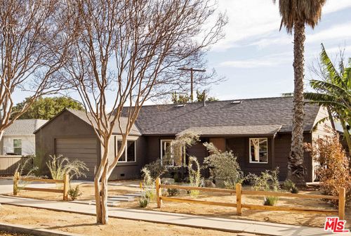 17600 Runnymede St, Reseda, CA, 91335 | Card Image