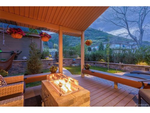 6876 Surrey Trl, Littleton, CO, 80125-9215 | Card Image