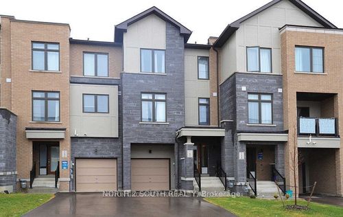 160 Tango Cres, Newmarket, ON, L3X0K5 | Card Image