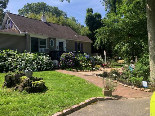 70 Shell Rd, Rocky Point, NY, 11778-9601 | Card Image