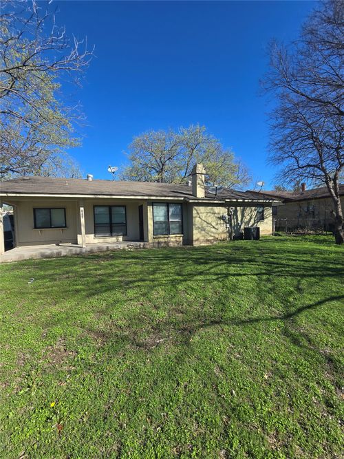 1062 Alicia Ln, Lancaster, TX, 75134-3002 | Card Image