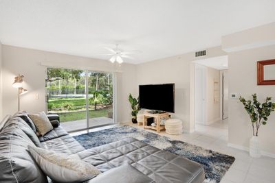 402 - 400 Crestwood Court N, Condo with 3 bedrooms, 2 bathrooms and null parking in Royal Palm Beach FL | Image 3