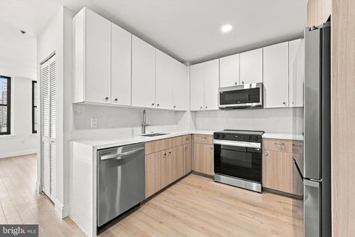 504-311 S Juniper St, PHILADELPHIA, PA, 19107-5811 | Card Image