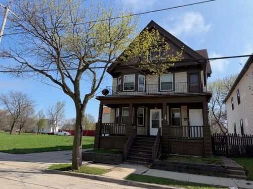 623 W Clarke St, Milwaukee, WI, 53212-2747 | Card Image