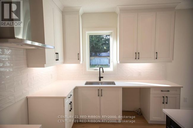 6 - 430 Head St N, House other with 2 bedrooms, 2 bathrooms and 4 parking in Strathroy ON | Image 17