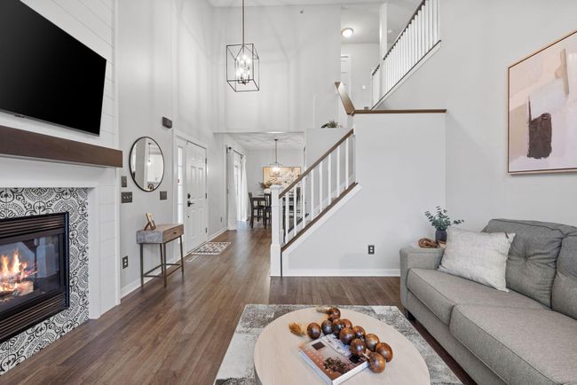 29-web-or-mls-17806 Elm Rd N-29.jpg | Image 4