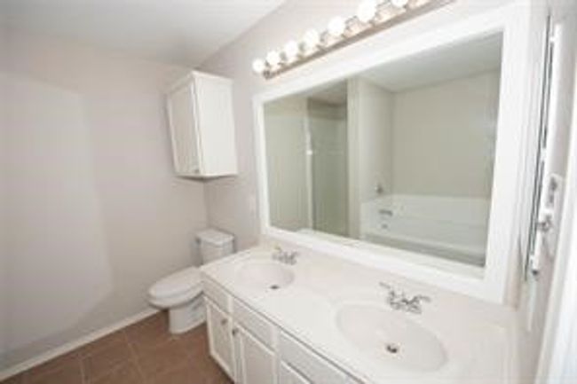 1410 Eagles Nest Trl, House other with 4 bedrooms, 2 bathrooms and null parking in Krum TX | Image 20