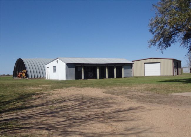 1931 Bruno Rd, Home with 4 bedrooms, 3 bathrooms and 4 parking in Schulenburg TX | Image 20