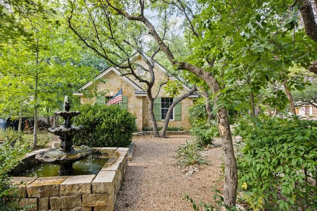 Gravel paths allow for good drainage. | Image 5