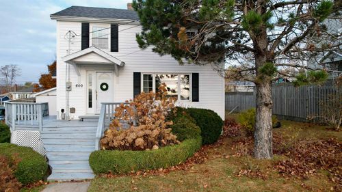 800 Shore Rd, Sydney Mines, NS, B1V1A5 | Card Image