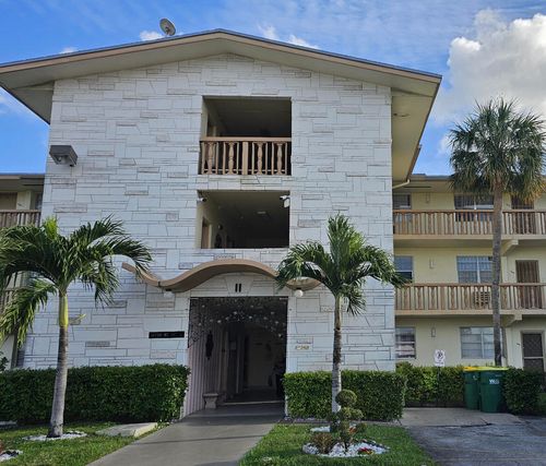 211-16750 Ne 14th Ave, Miami, FL, 33162-2892 | Card Image