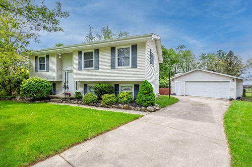 201 Colebrook Dr, Clinton, MI, 49236-9442 | Card Image
