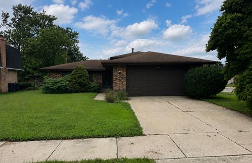 15048 Naughton Drive, South Holland, IL, 60473 | Card Image