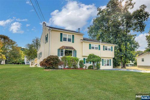 19 Indian Ln, Hackettstown, NJ, 07840-2607 | Card Image