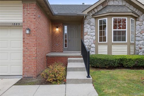 1885 Wexford Cir, Ypsilanti, MI, 48198-3294 | Card Image