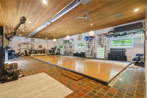 235 Concession Rd 11, Freelton, ON, L8B1H7 | Card Image