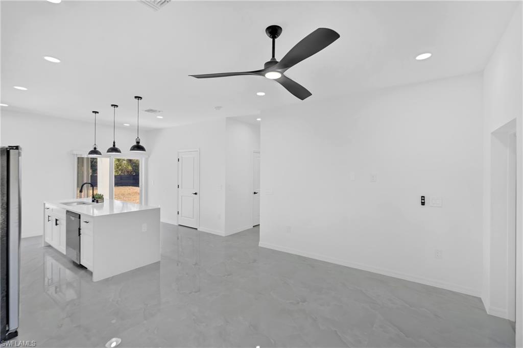 Residential in PUNTA GORDA 2