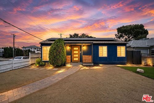 11143 Califa St, North Hollywood, CA, 91601 | Card Image