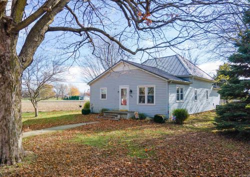 105 W Howard St, Sims, IN, 46986-9633 | Card Image