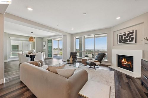 6757 Skyview Dr, Oakland, CA, 94605-3137 | Card Image