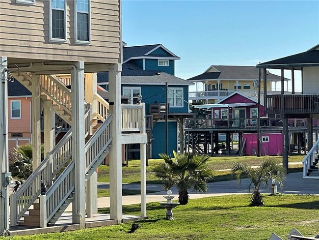 One of my favorite photos of life at the beach... | Image 38