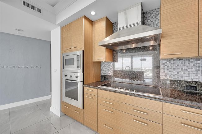 APT-1211 - 1 N Ocean Blvd, Condo with 2 bedrooms, 2 bathrooms and null parking in Pompano Beach FL | Image 14