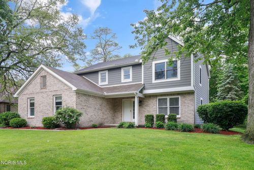 9151 Rolling Hill Rd, Holland, OH, 43528-9204 | Card Image