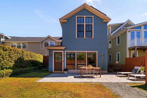 9 Oakland St, Cambridge, MA, 02139-1311 | Card Image