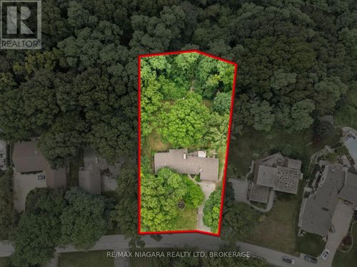 46 Melrose Dr, Niagara on the Lake, ON, L0S1J0 | Card Image