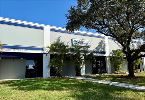 8-11801 Nw 100th Rd, Medley, FL, 33178 | Card Image